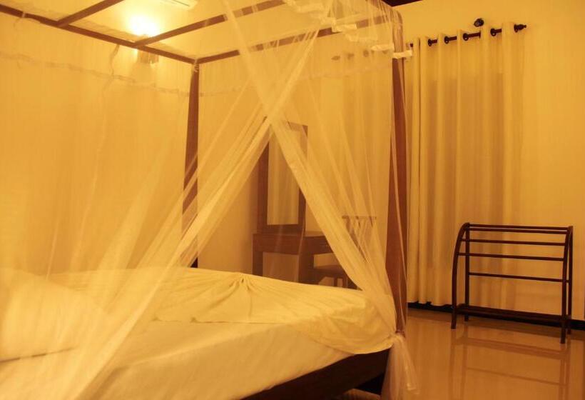 Deluxe room with river view, Tinara River Inn, Weligama