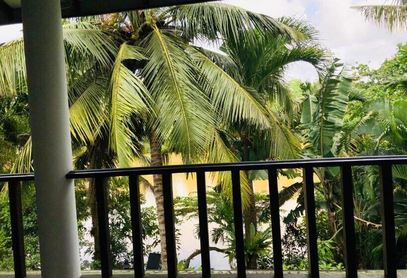 Deluxe room with river view, Tinara River Inn, Weligama