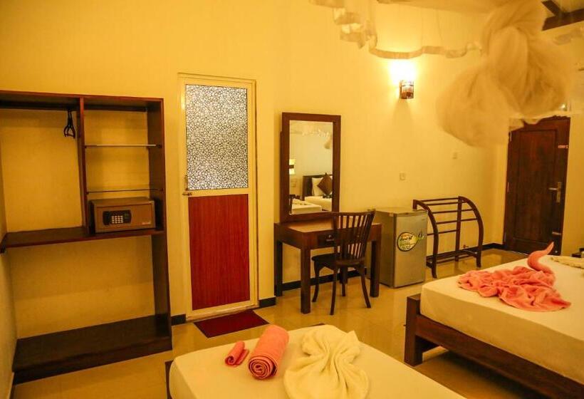 Family Room, Tinara River Inn, Weligama