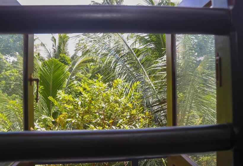 Deluxe Room with Balcony, Tinara River Inn, Weligama