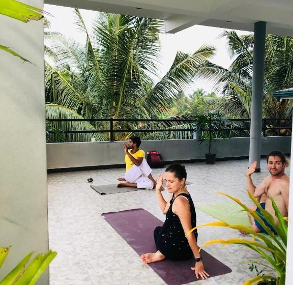 Deluxe Room King Size Bed, Tinara River Inn, Weligama