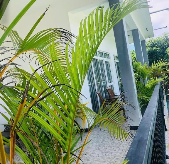 Deluxe Room King Size Bed, Tinara River Inn, Weligama