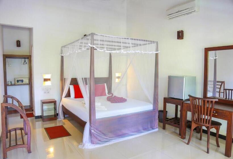 Deluxe room with river view, Tinara River Inn, Weligama