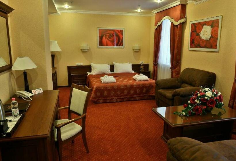 小型套房, Ukraine Rivne