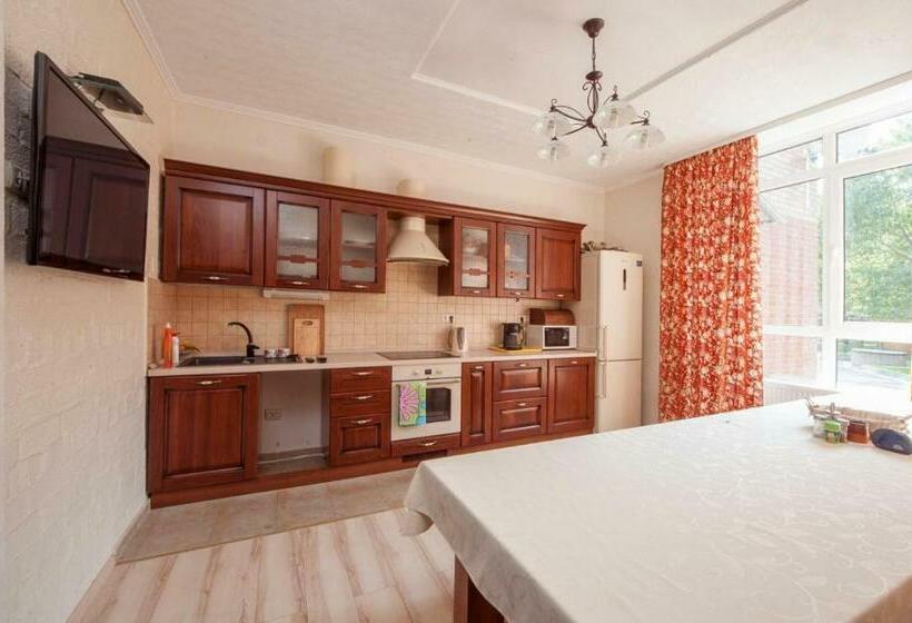 اتاق خانوادگی, Villa Provans