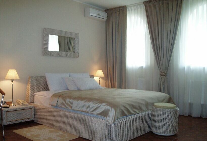 سوییت جونیور, Zs Club