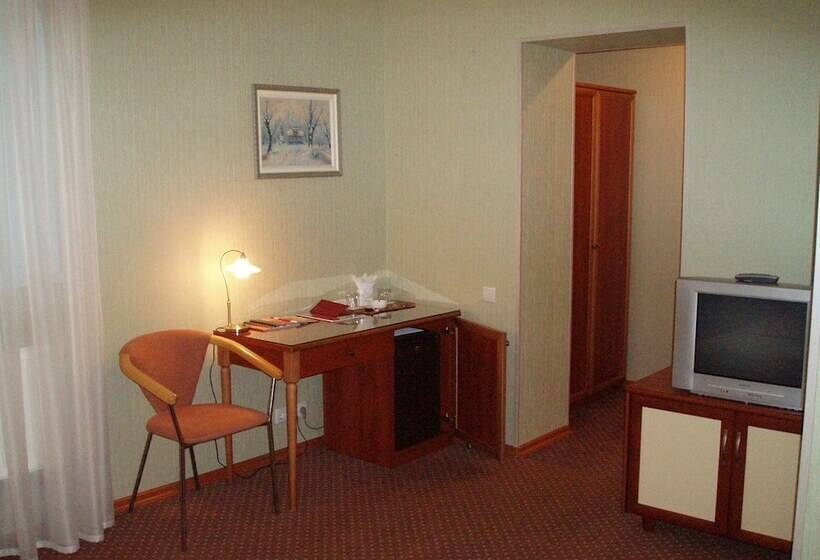 اتاق راحتی, Zs Club