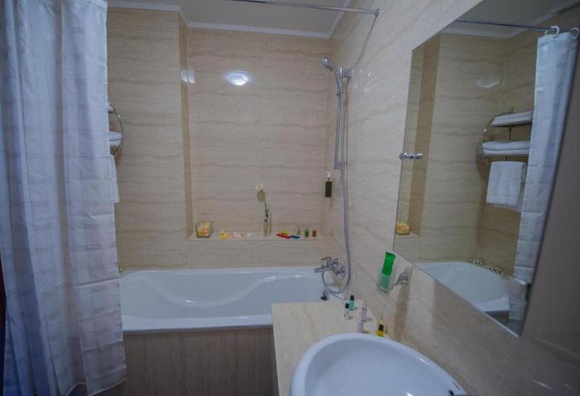 주니어 스위트, Lisova Pisnia Resort