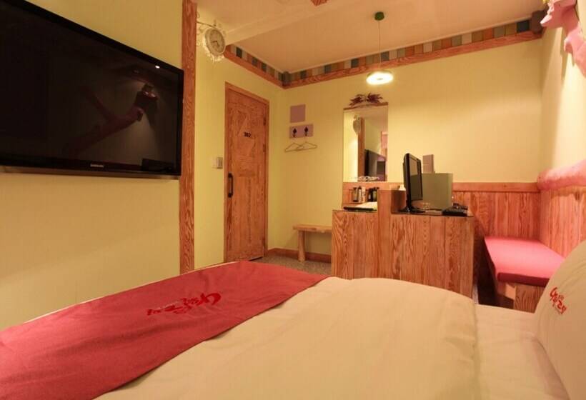 Quarto deluxe, April 2nd