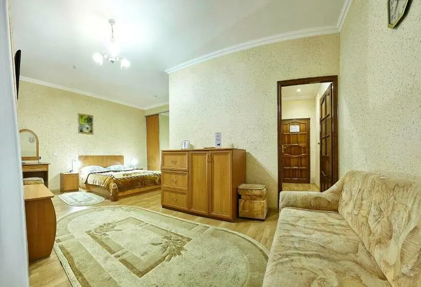 Juniorsviitti, Resort Hotel Karpaty
