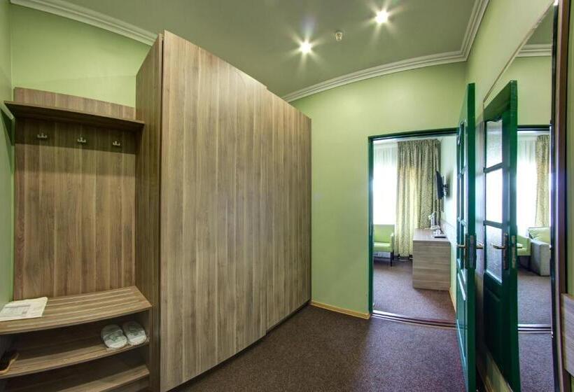 Полулюкс, Resort Hotel Karpaty