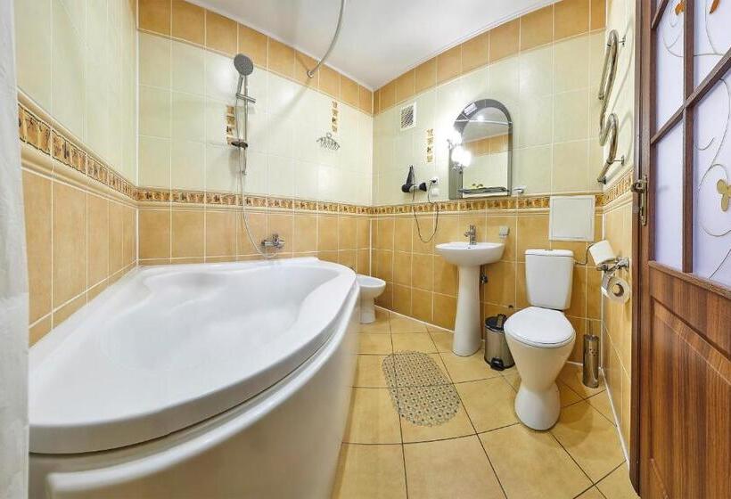 סוויטה, Resort Hotel Karpaty