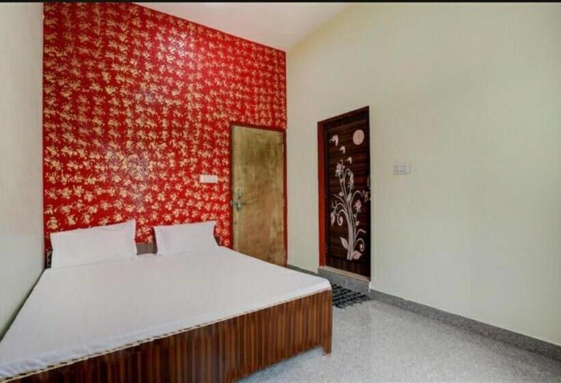 Номер Deluxe, Goroomgo Hotel M J Agra Near Taj Mahal 950m