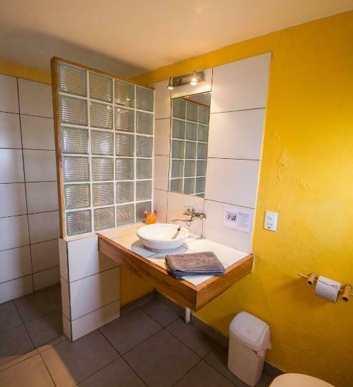 اتاق استاندارد, La Selenita