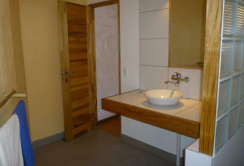 اتاق استاندارد, La Selenita