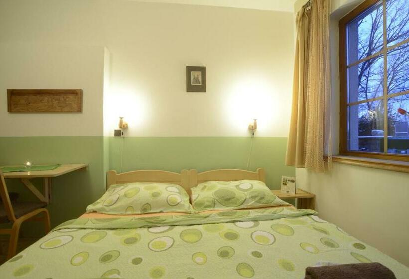 غرفة قياسية ثلاثية, Penzion Mašek