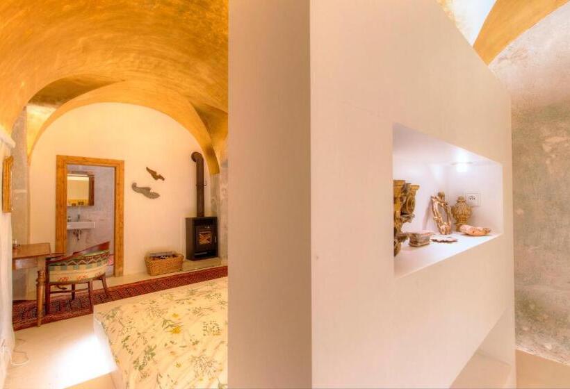 חדר בסיסי, Chateau Třebešice