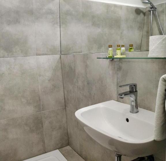 חדר אקונומי, Chateau Třebešice