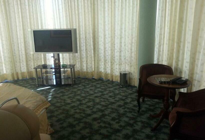 سوییت جونیور, Eden by Bluebay