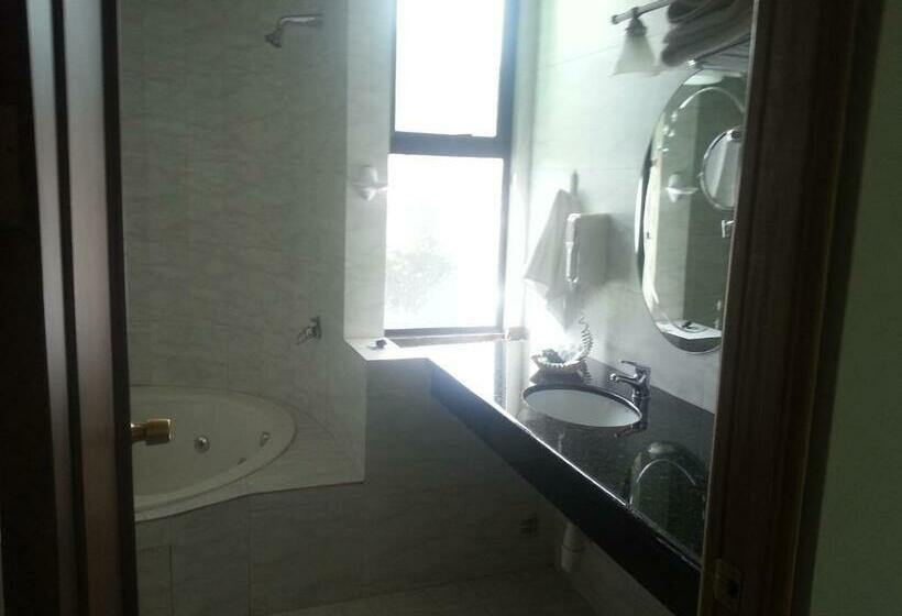 سوییت جونیور, Eden by Bluebay