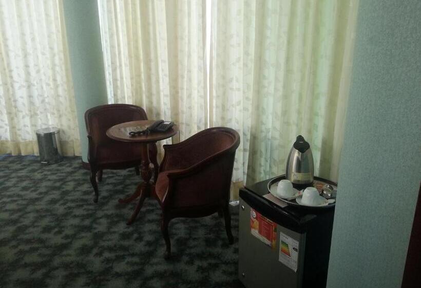 سوییت جونیور, Eden by Bluebay