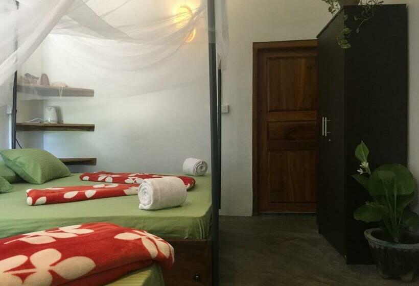 سوییت خانوادگی, Garden Cottage Arugambay