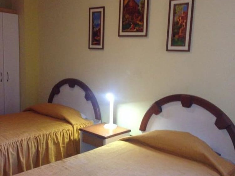 اتاق خانوادگی, Houston