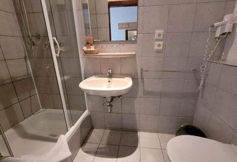 חדר סטנדרט, Koruna