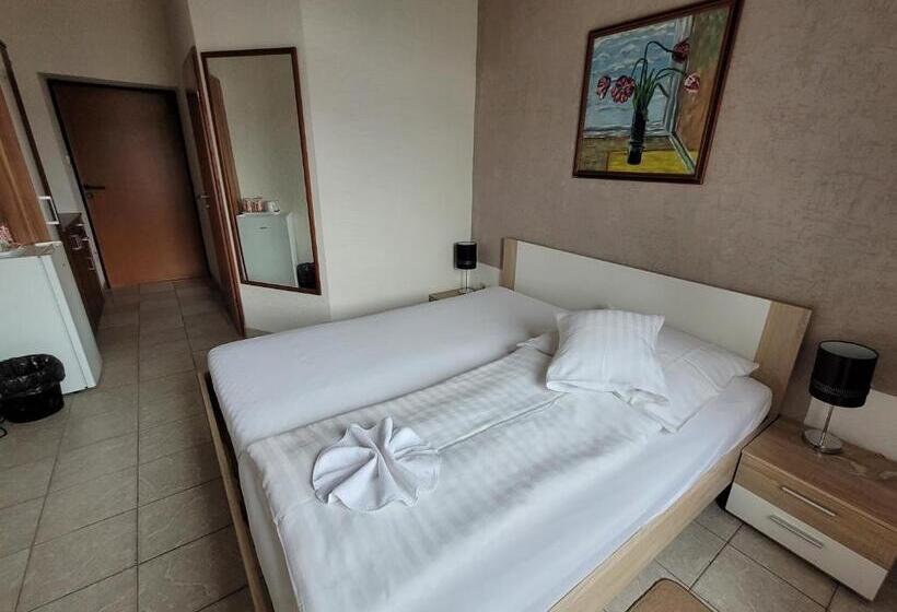 חדר סטנדרט, Koruna