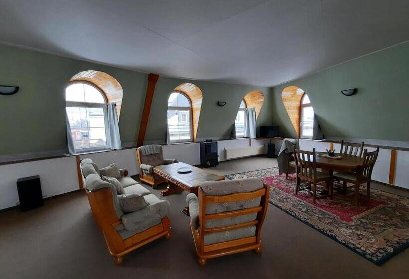 סטודיו סופריור, Koruna