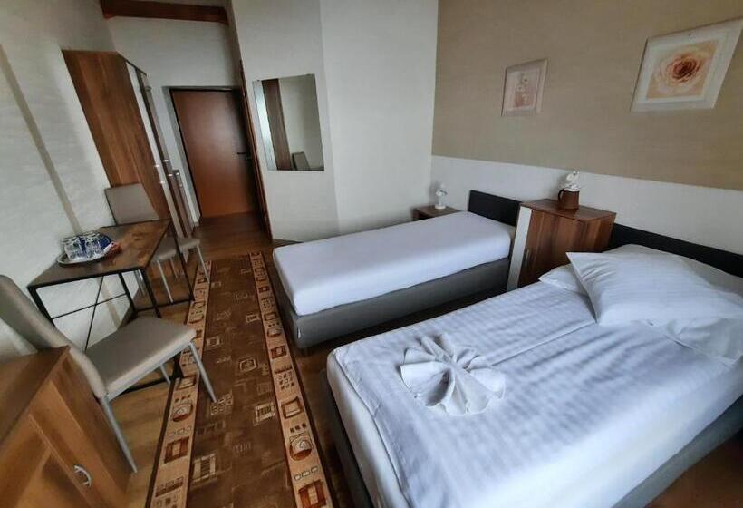 חדר סטנדרט, Koruna