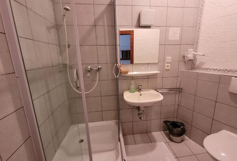 חדר סופריור, Koruna