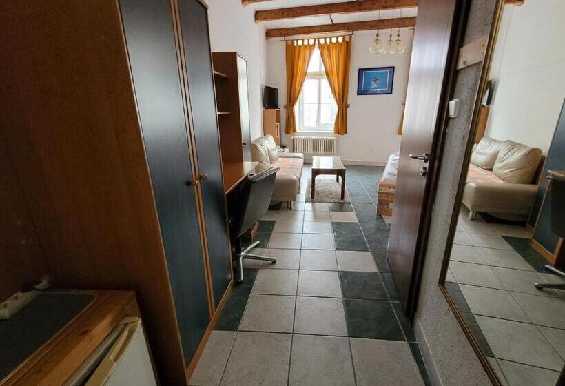 חדר סופריור, Koruna