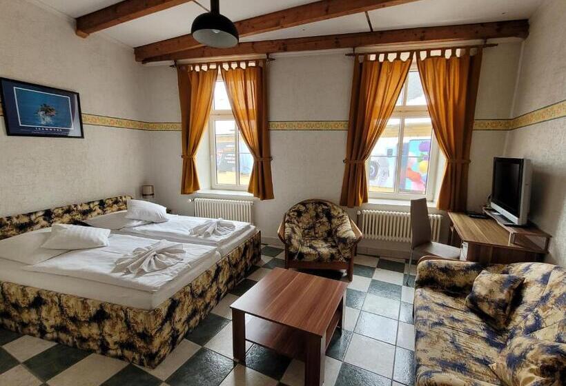 חדר סופריור, Koruna