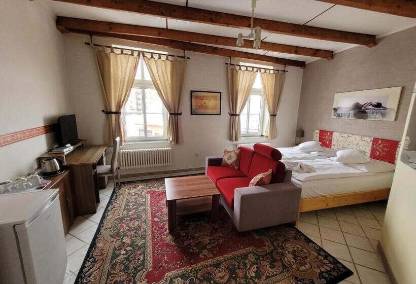 חדר סופריור, Koruna