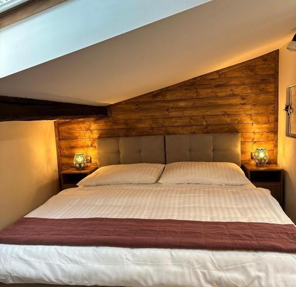 شقة غرفة واحدة, Maxim