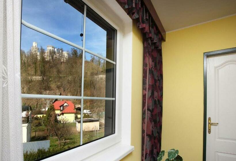 Номер Стандарт, Milan Vopicka