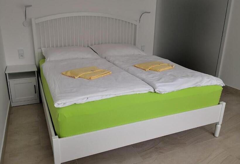 Семейный Номер Deluxe, Milan Vopicka