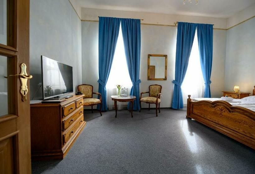 חדר דלוקס, Na Zámečku