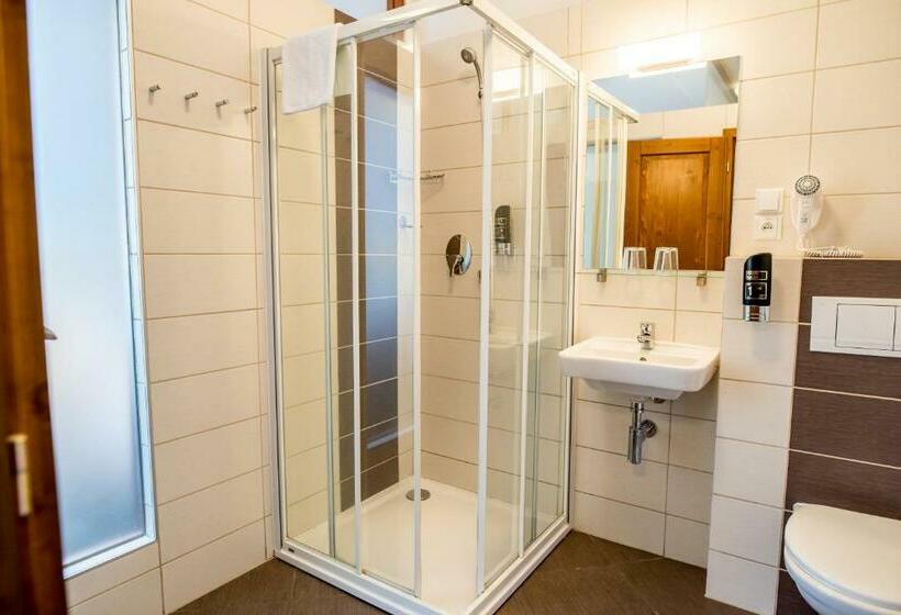 غرفة قياسية, Praděd Thamm