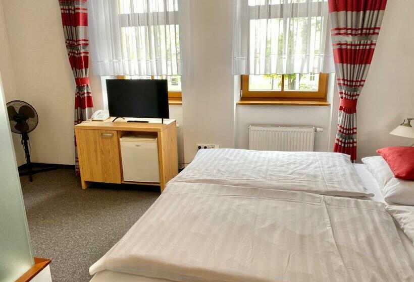 غرفة قياسية, Praděd Thamm