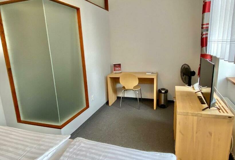 غرفة قياسية, Praděd Thamm