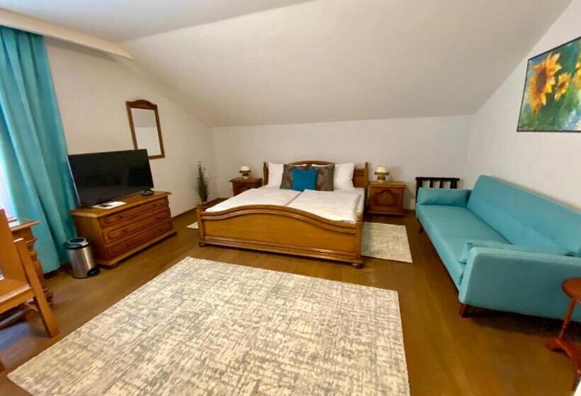 غرفة ديلوكس سرير كينج, Praděd Thamm