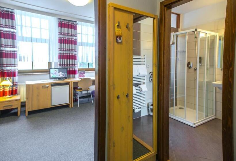 غرفة عائلية, Praděd Thamm