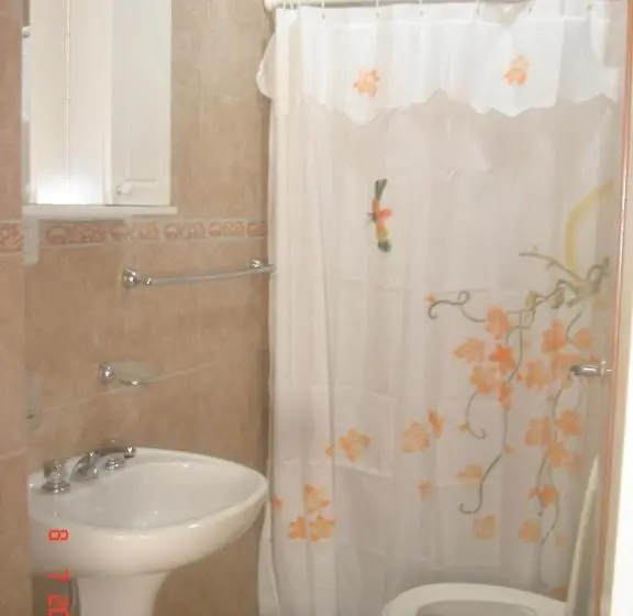 اتاق اکونومی یک تخته, San Carlos