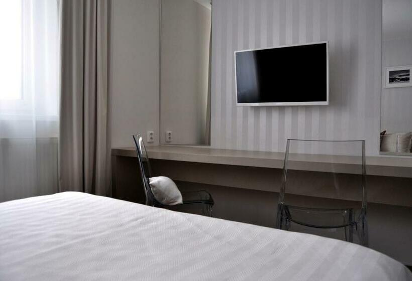 اتاق استاندارد, Sport