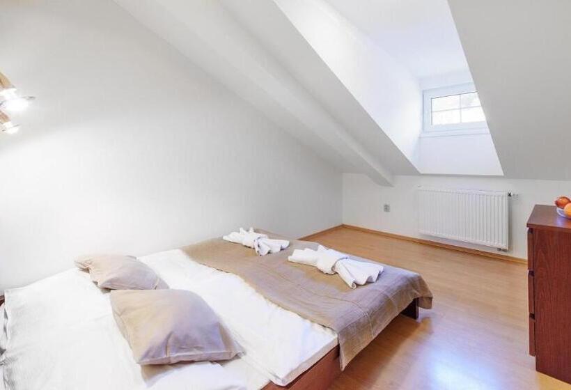 آپارتمان 2 خوابه, Sport