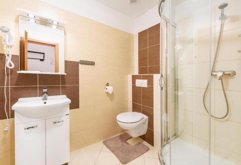 اتاق خانوادگی, Sport