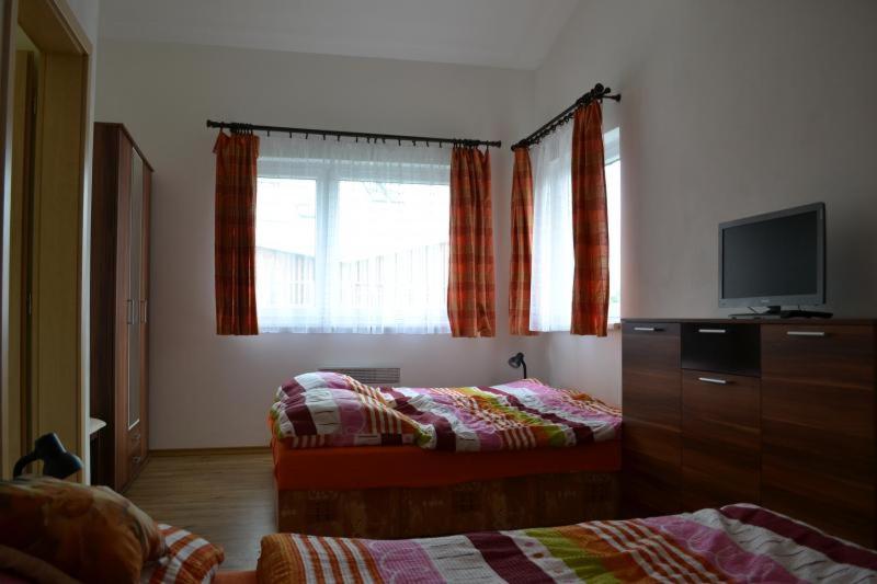 استودیو خانوادگی, Sport