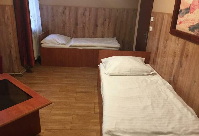 اتاق استاندارد سه نفره, Taurus